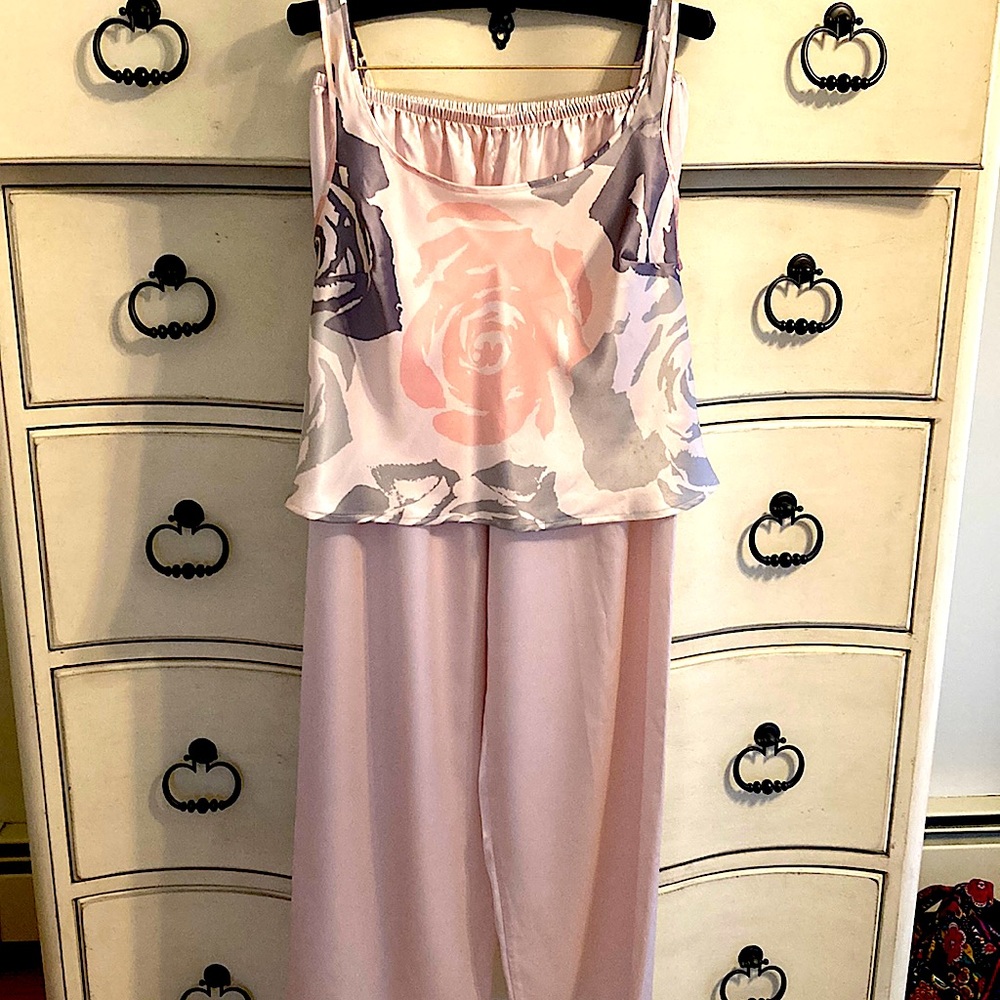 Victoria Secret lounge pajama set  sm/med